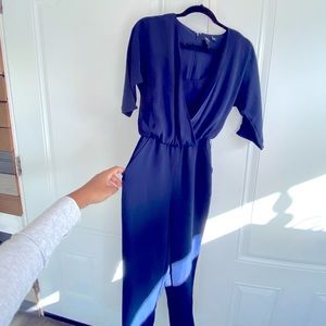 White House Black Market mid sleeves jumpsuit color blue size 00